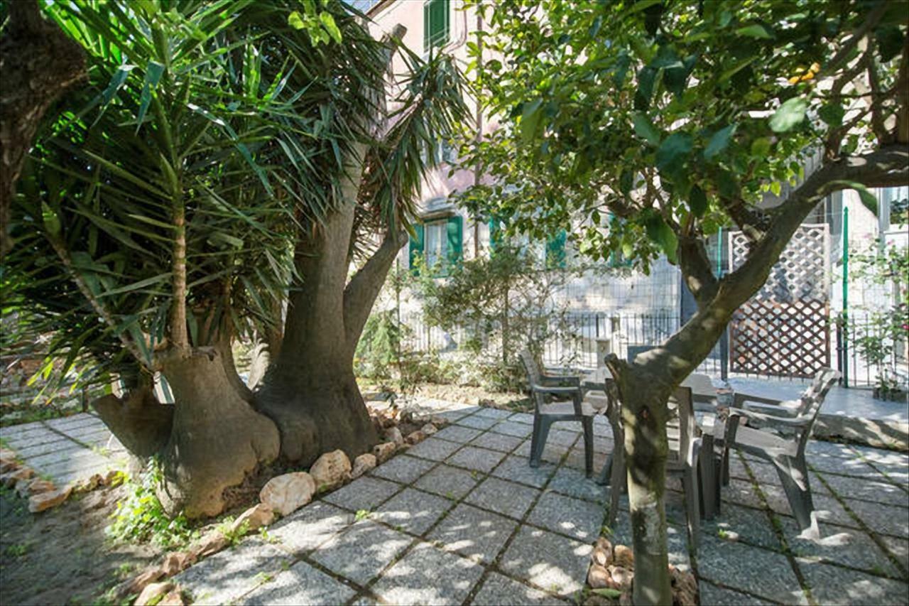 Garden House Apartments In Neapol Zewnętrze zdjęcie